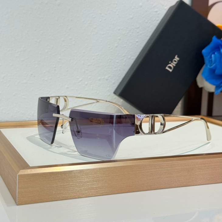 Picture of Dior Sunglasses _SKUfw75840795fw